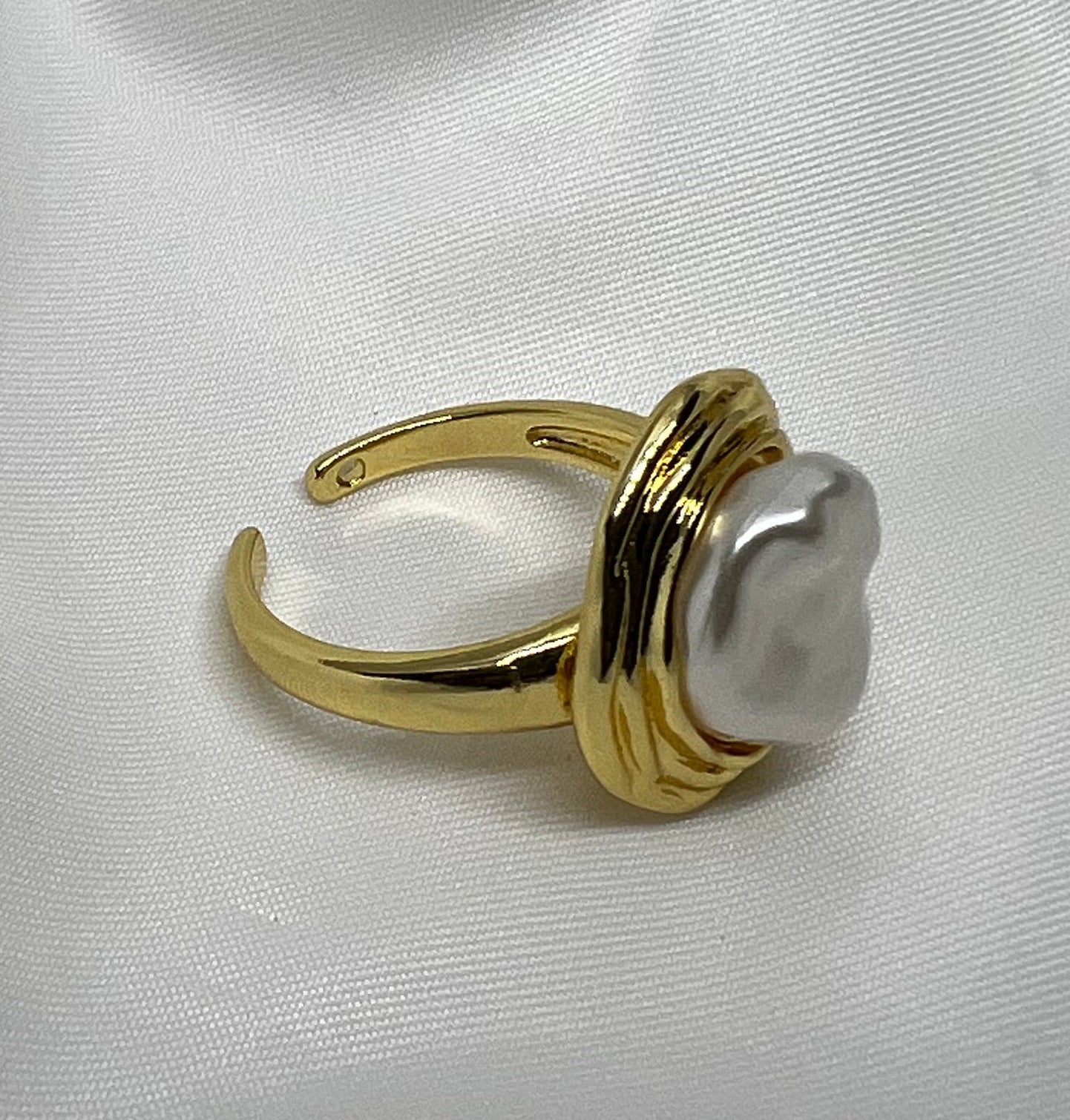Baroque Pearl Ring