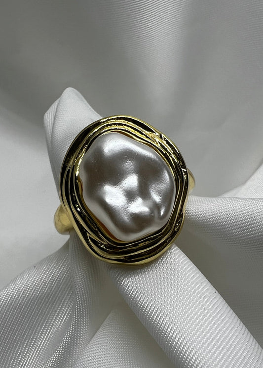 Baroque Pearl Ring