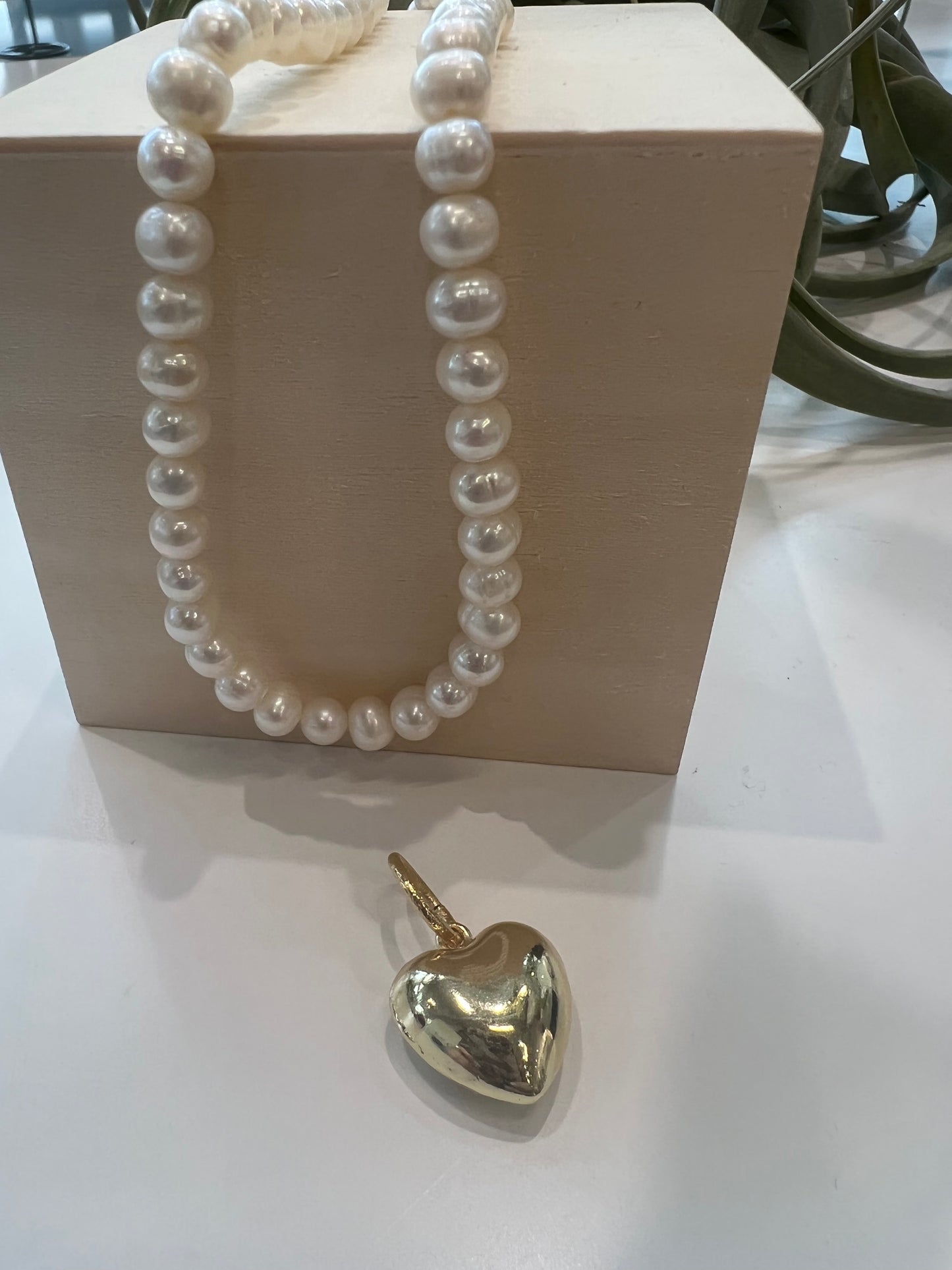 Blush Heart Pearls Necklace