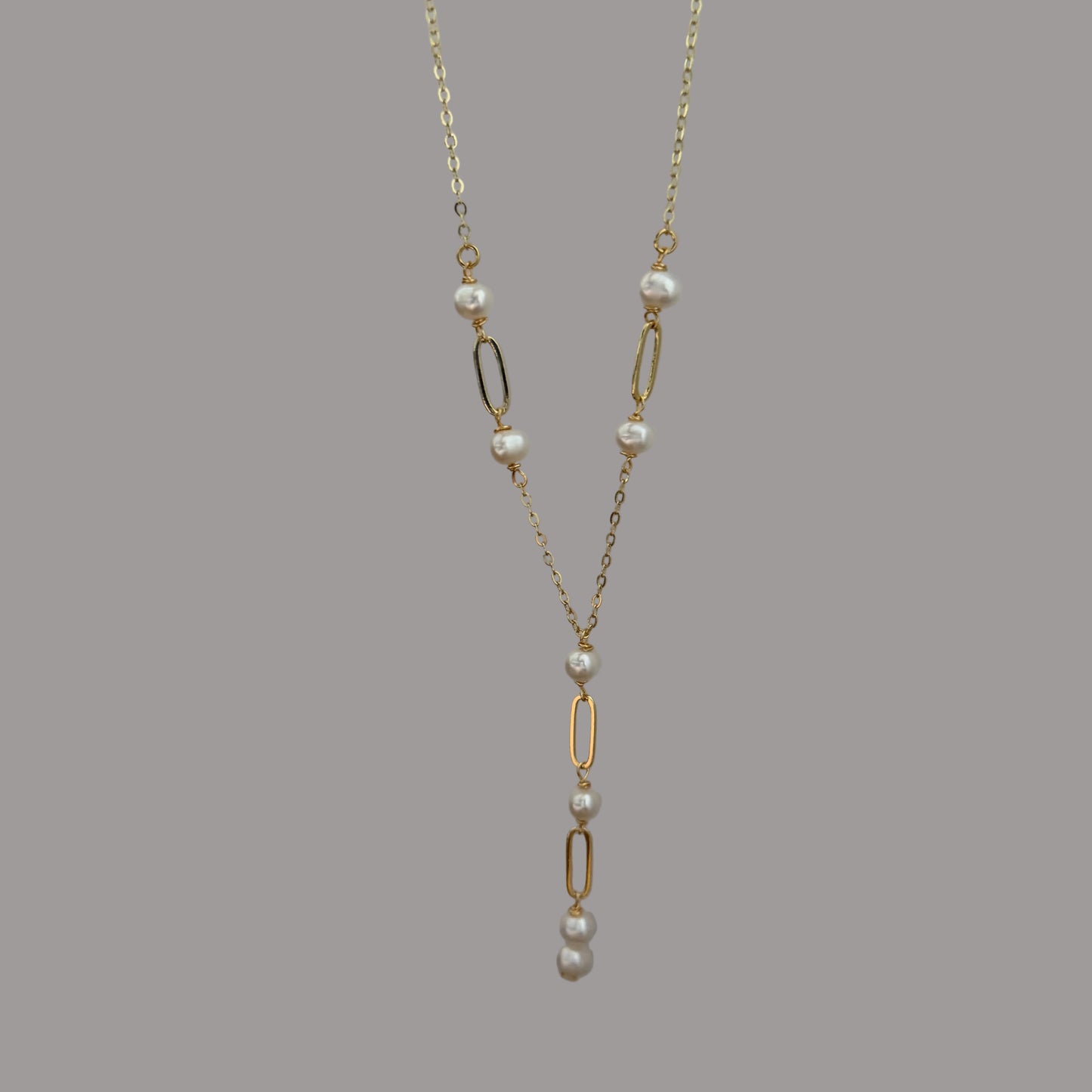 Pearly Lariat Necklace